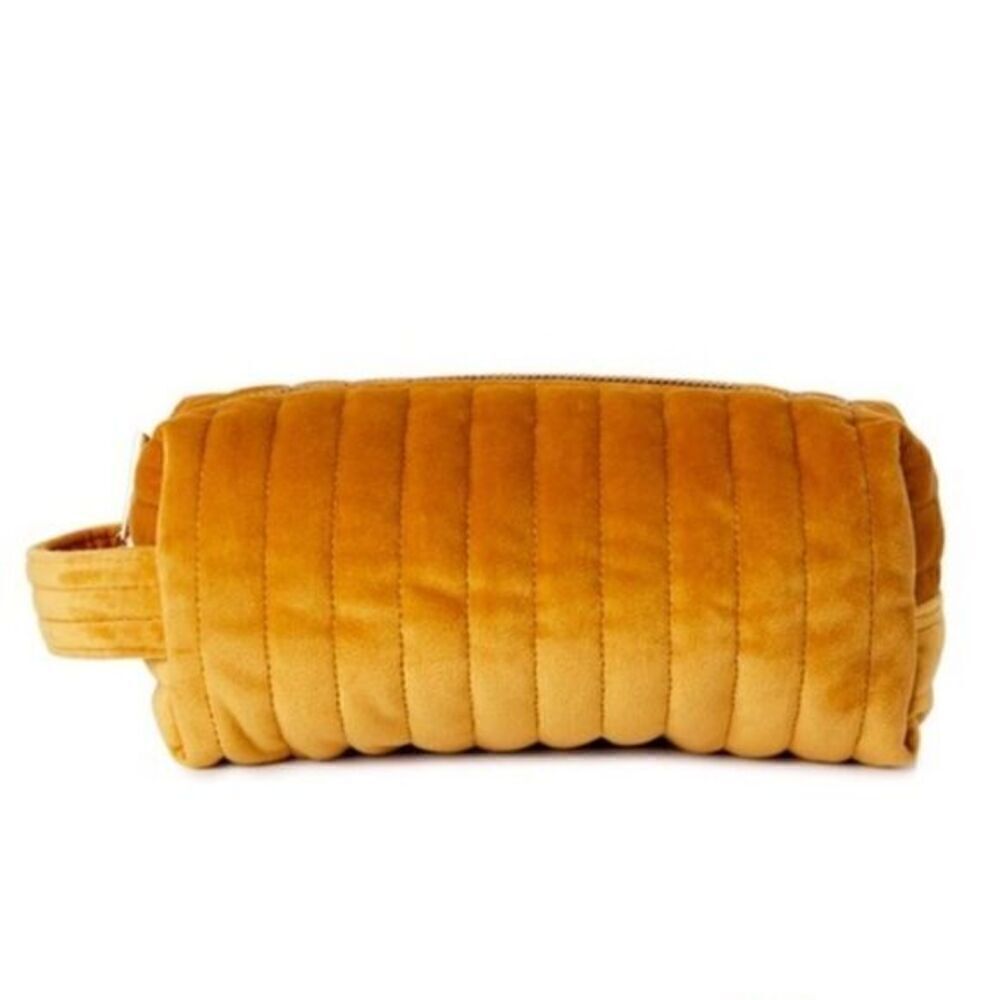 Time and Tru Women's Quilted Pouch with Handle